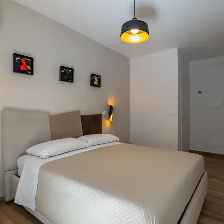 Pensión Folklore Real Neapolitan Experience